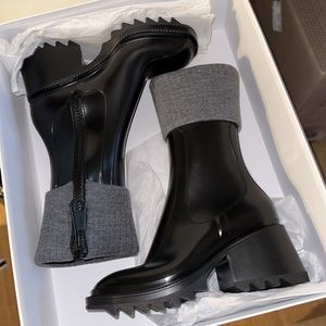 - WINTER BOOT CHLOE BLACK GREY NWB 36